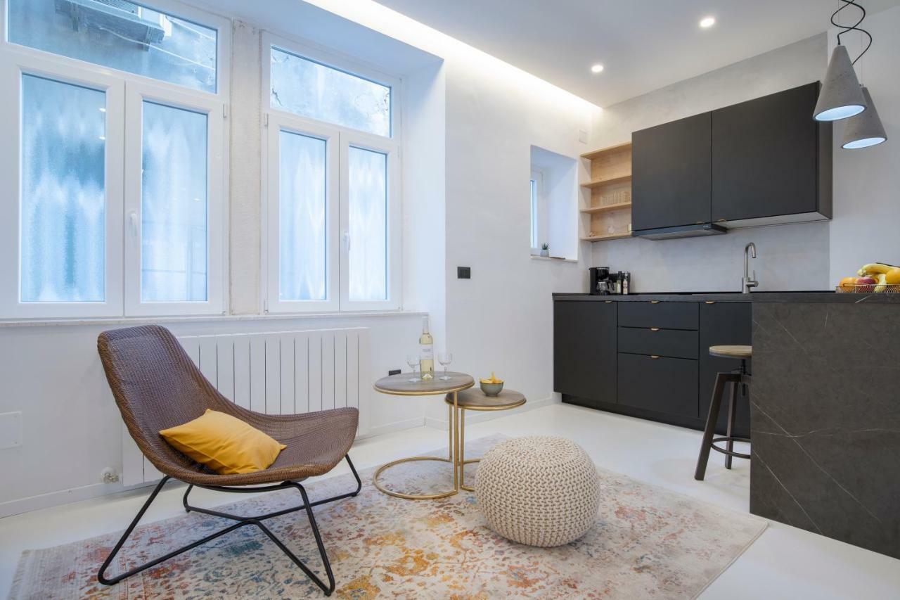 Twins Idola Apartments Πούλα Εξωτερικό φωτογραφία